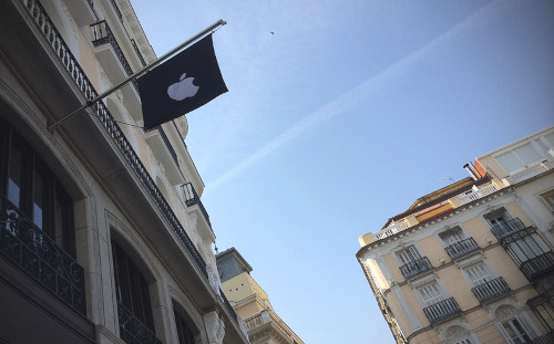 Plaza del Sol Madrid Apple Store